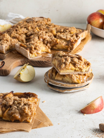 Finished salted caramel apple pie bars